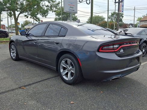 Used 2016 Dodge Charger SXT image 6