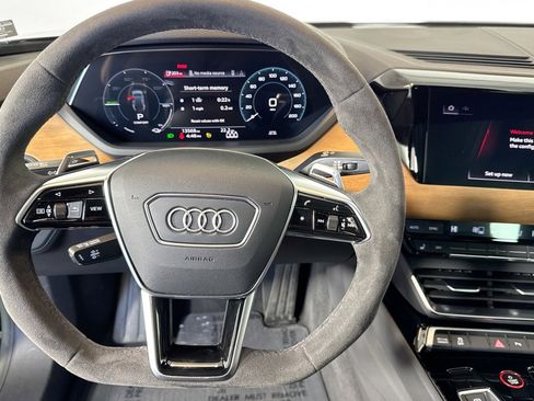 Used 2023 Audi e-tron GT Premium Plus image 11