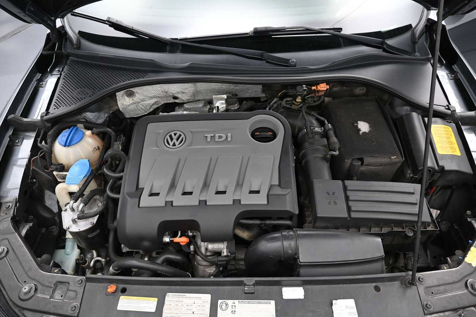 Used 2012 Volkswagen Passat TDI SE FWD image 15