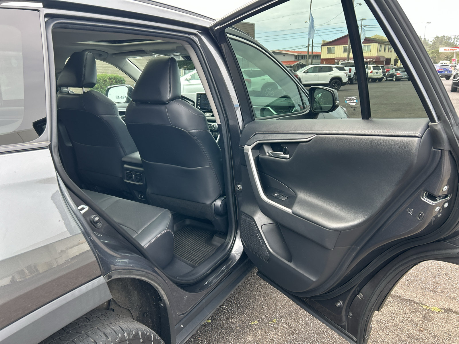 Used 2021 Toyota RAV4 Limited w/ Limited Grade Weather Package AWD/4WD image 24