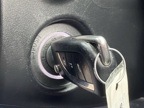 Certified 2022 Toyota Camry SE image 24