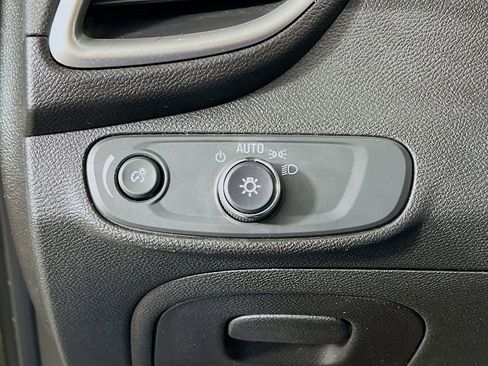 Used 2019 Chevrolet Trax LT FWD image 32