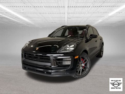Used 2022 Porsche Macan S AWD/4WD image 1