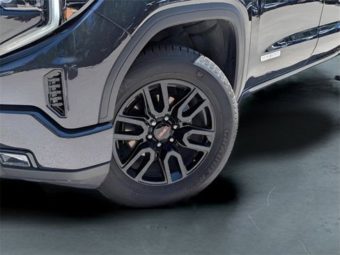 New 2025 GMC Sierra 1500 Elevation image 16