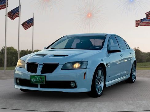 Used 2009 Pontiac G8 w/ Premium Package image 3