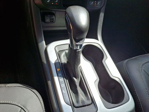 Certified 2022 Chevrolet Colorado ZR2 w/ ZR2 Midnight Special Edition image 41