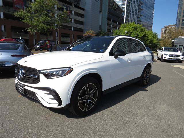 Used 2025 Mercedes-Benz GLC 350e 4MATIC w/ AMG Line image 1