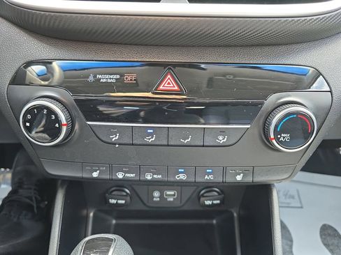 Used 2020 Hyundai Tucson Value w/ Winter Weather Package image 26