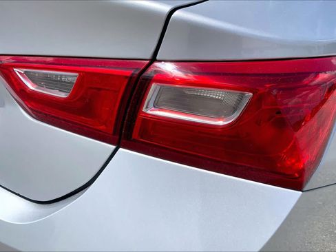 Used 2020 Chevrolet Malibu LS FWD image 30
