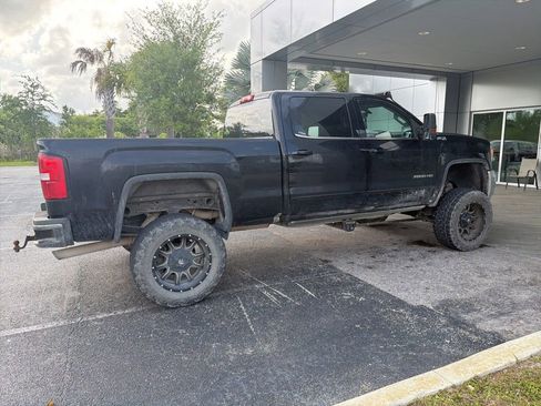 Used 2018 GMC Sierra 2500 SLE w/ Suspension Package, Off-Road AWD/4WD image 3