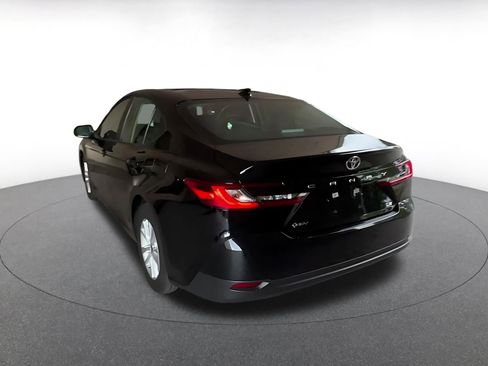 Used 2025 Toyota Camry LE FWD image 9