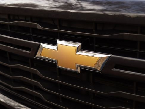 Used 2024 Chevrolet Silverado 2500 Custom w/ Custom Value Package image 31