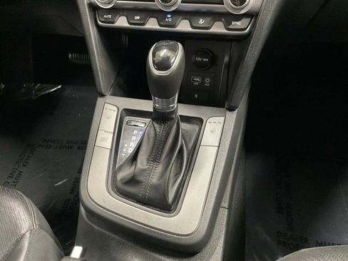 Used 2020 Hyundai Elantra Limited w/ Ultimate Package 03 image 25