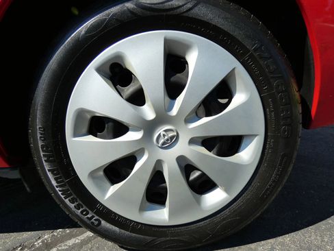 Used 2014 Toyota Prius C One image 18