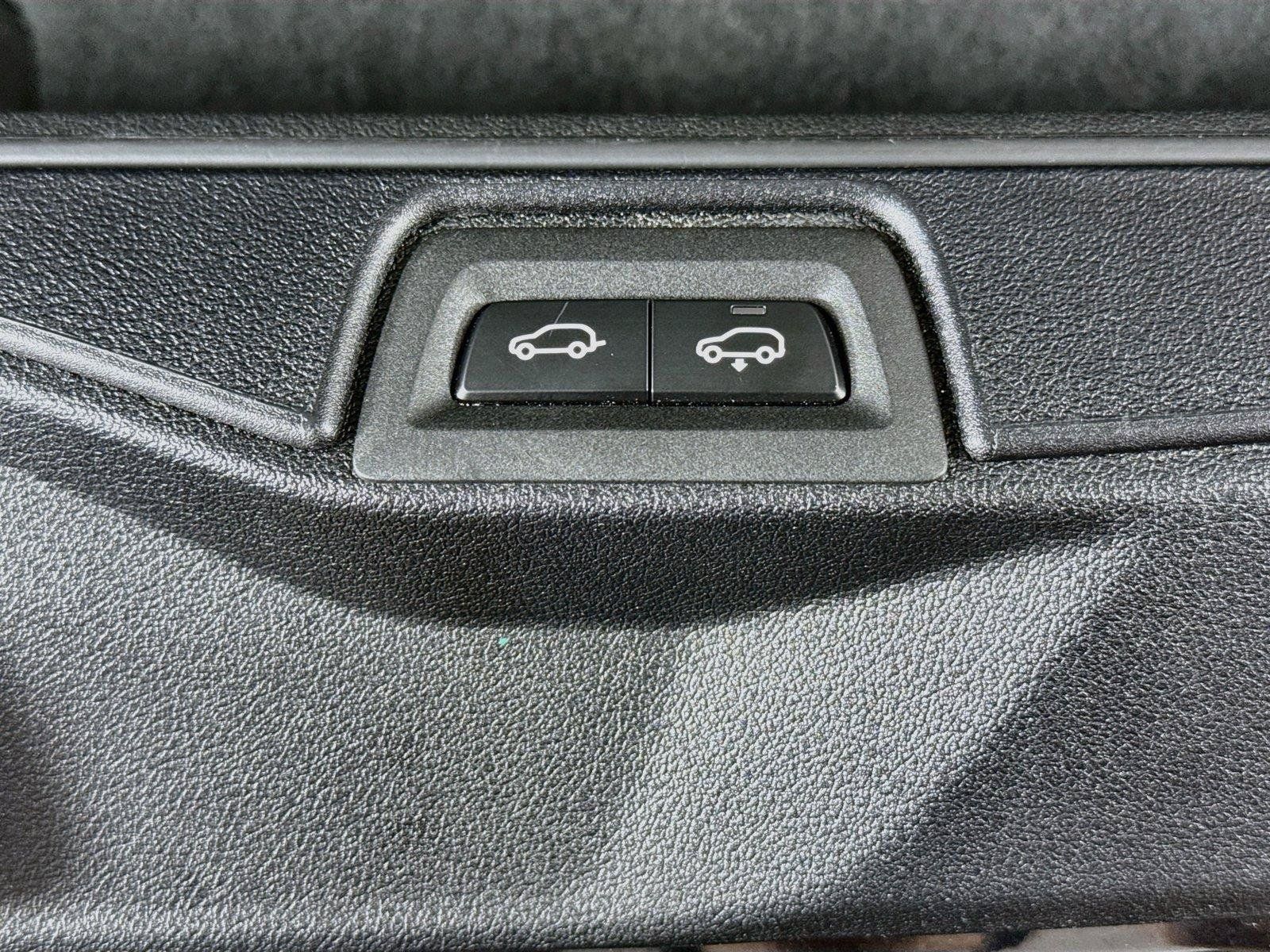 Used 2023 BMW X7 xDrive40i w/ Premium Package AWD/4WD image 43