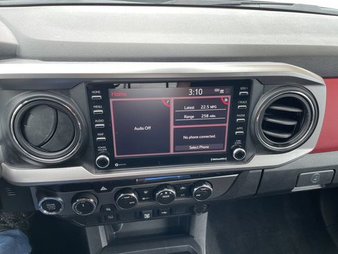 Certified 2023 Toyota Tacoma SR5 AWD/4WD image 19