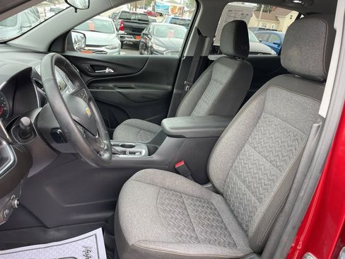 Used 2024 Chevrolet Equinox LT image 3