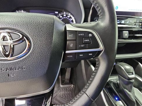 Used 2024 Toyota Highlander XSE FWD image 28