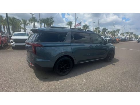 Used 2025 Kia Carnival SX Prestige FWD image 2