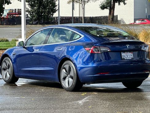 Used 2018 Tesla Model 3 Mid Range image 6
