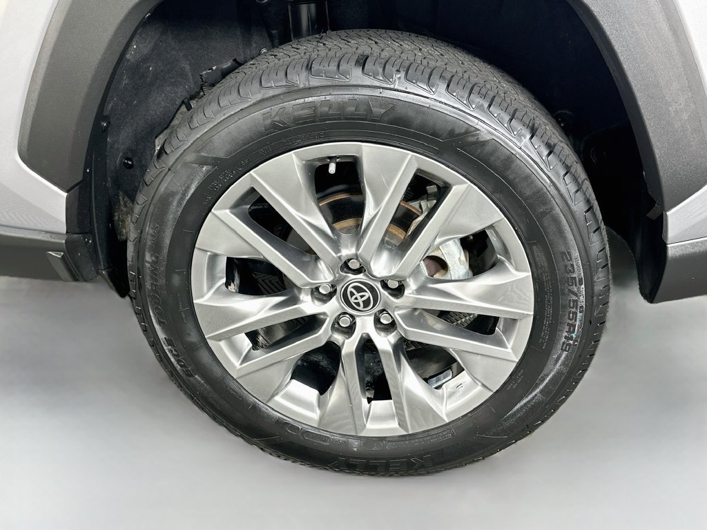 Certified 2023 Toyota RAV4 XLE Premium AWD/4WD image 31
