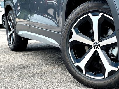 New 2026 Volkswagen Tiguan SE