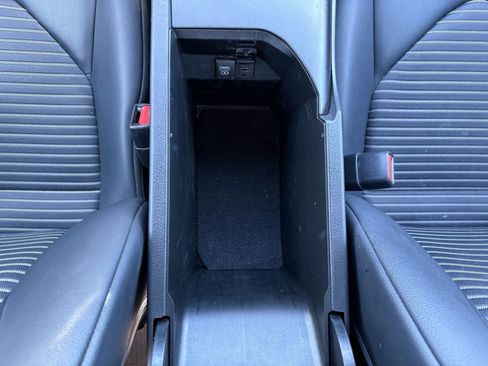 Used 2022 Toyota Camry SE w/ Carpet Mat Package (TMS) image 27