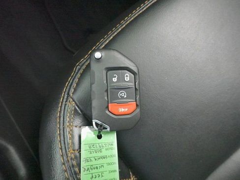 Used 2022 Jeep Wrangler Unlimited Sahara image 31