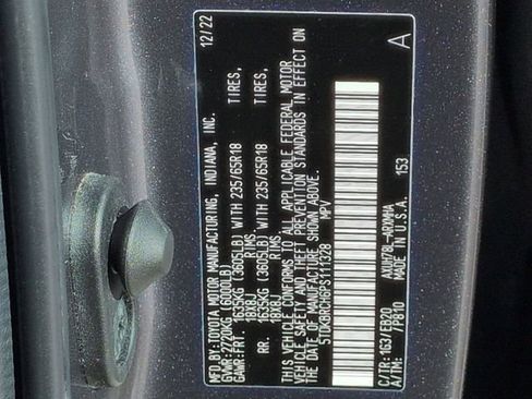 Used 2023 Toyota Highlander XLE image 32