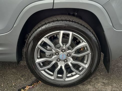 Used 2023 GMC Terrain Denali w/ Denali Premium Package image 16