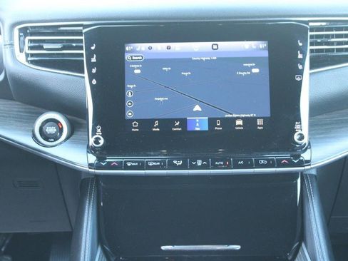 Used 2023 Jeep Wagoneer L Series II image 15