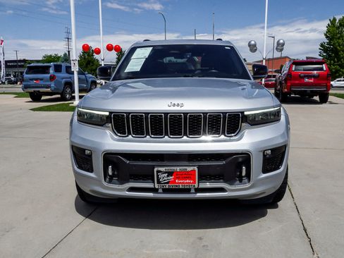 Used 2021 Jeep Grand Cherokee L Overland w/ Luxury Tech Group IV AWD/4WD image 3