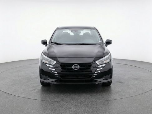 Used 2025 Nissan Versa SV FWD image 2