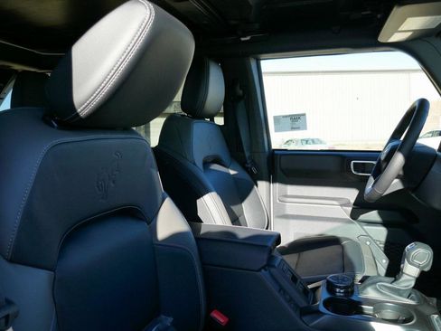 New 2025 Ford Bronco Outer Banks image 9