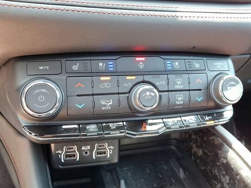 Certified 2025 Dodge Durango R/T AWD/4WD image 18