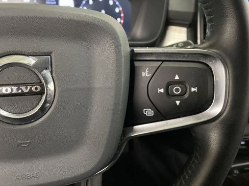 Used 2020 Volvo XC40 T5 Momentum w/ Protection Package Premier image 23