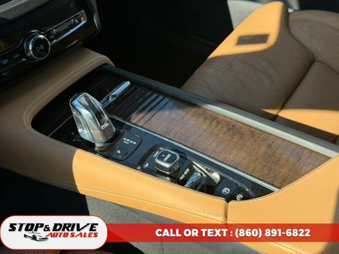 Used 2017 Volvo XC90 T8 Inscription w/ Vision Package AWD/4WD image 13