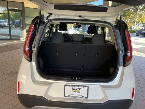 Used 2025 Kia Soul LX w/ LX Technology Package FWD image 25