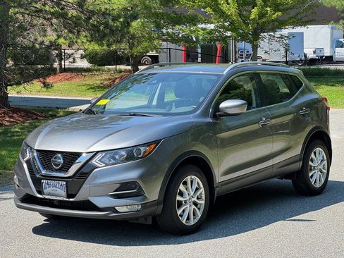 Used 2022 Nissan Rogue Sport SV FWD image 3