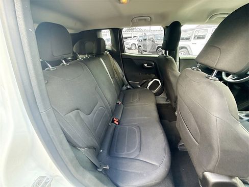 Used 2018 Jeep Renegade Latitude image 31