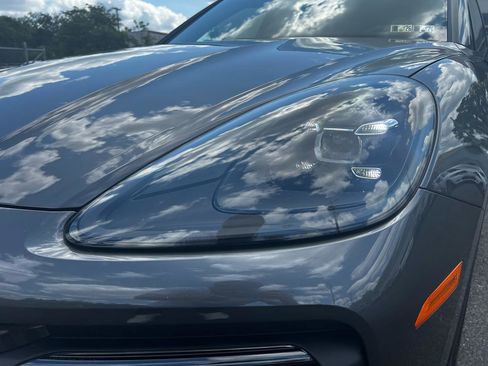 Used 2021 Porsche Cayenne AWD/4WD image 28