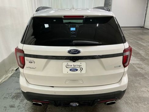 Used 2017 Ford Explorer Sport image 4