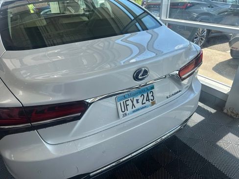 Used 2019 Lexus LS 500h AWD w/ Accessory Package (Z1) image 10