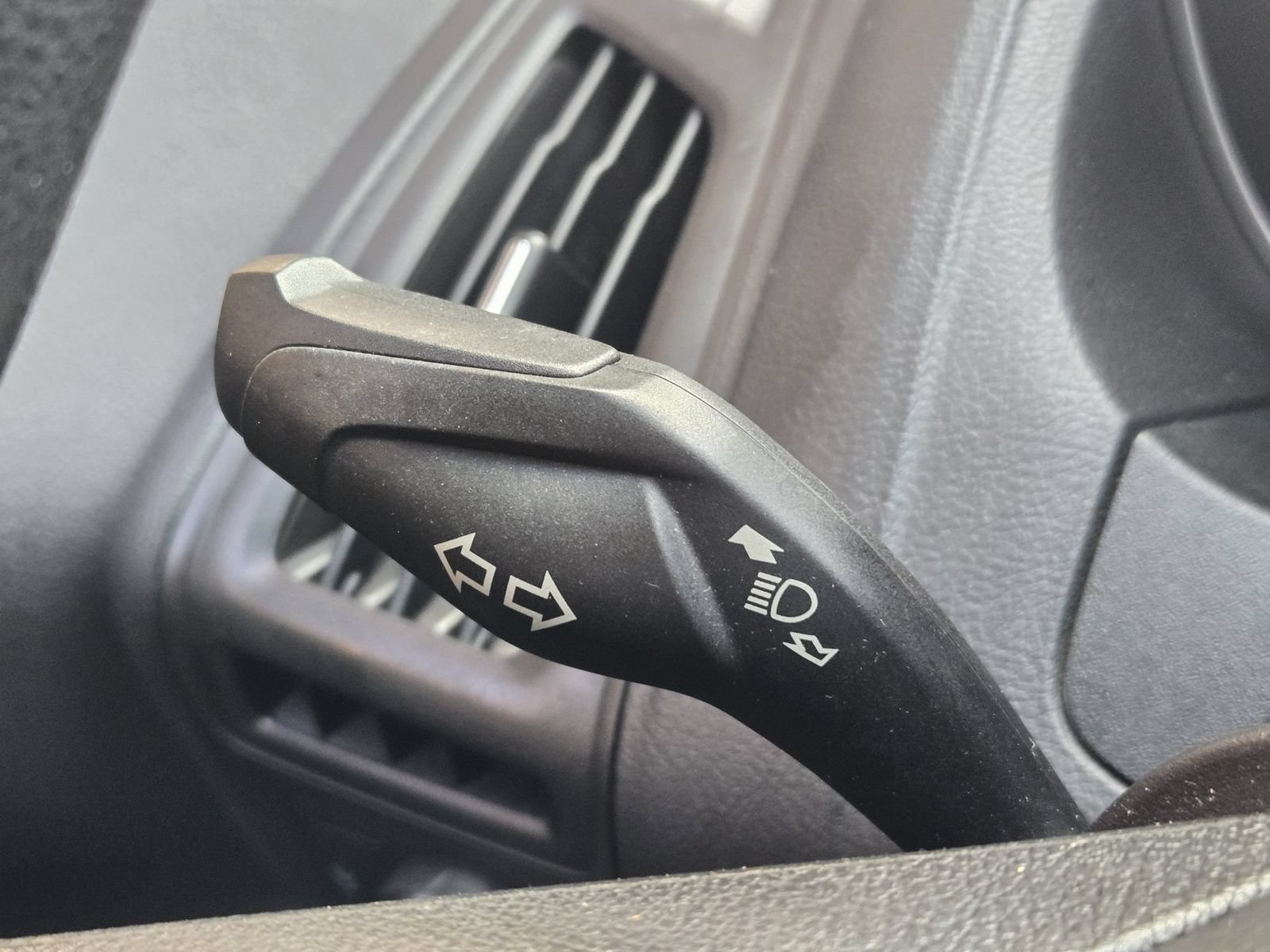 Used 2014 Ford Focus SE FWD image 20