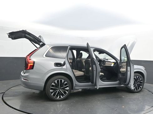 New 2026 Volvo XC90 B6 Plus w/ Protection Package Premier image 35