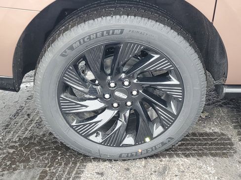 New 2025 Lincoln Navigator L Black Label image 5