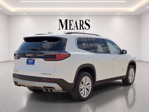 Used 2025 GMC Acadia Elevation w/ Elevation Premium Package FWD image 5