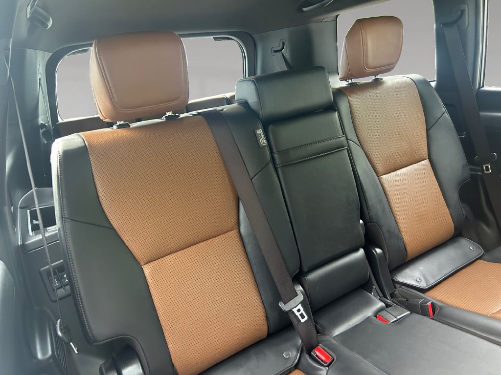 Used 2024 Lexus GX 550 w/ Accessory Package (Z1) AWD/4WD image 18