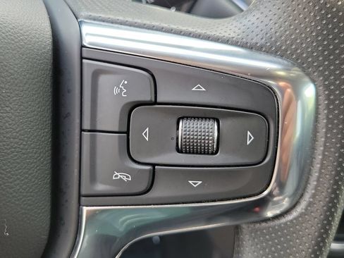 Used 2025 Chevrolet Blazer LT FWD image 32