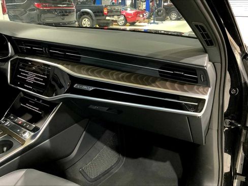 Used 2023 Audi A6 2.0T Premium image 18